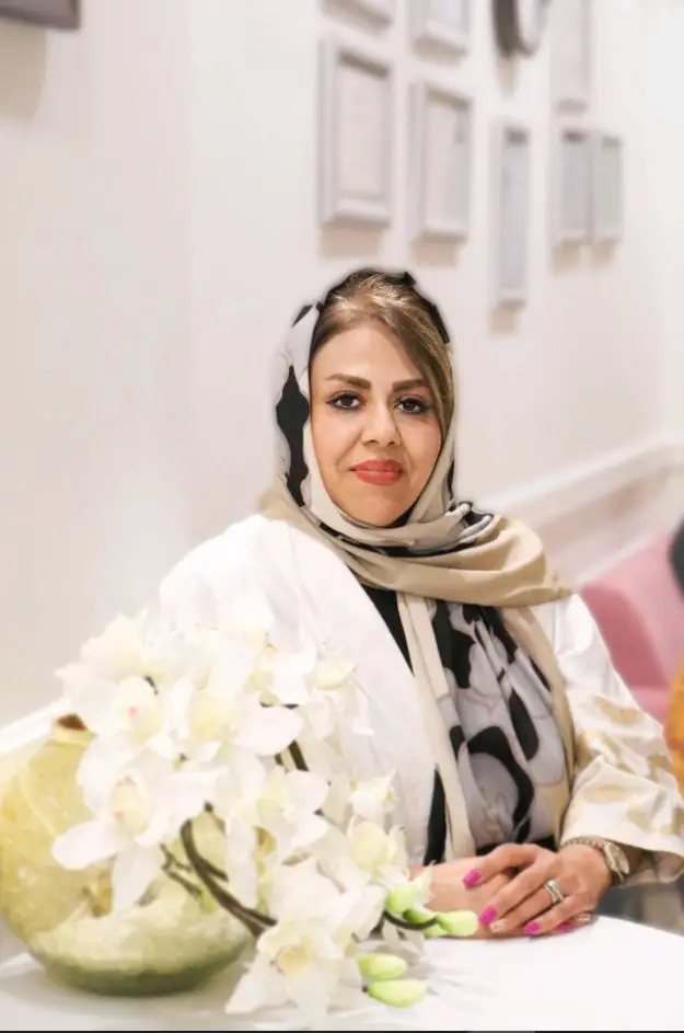 بنفشه آخوندان