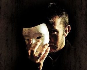 چرا یک فرد خودشیفته هرگز عوض نمی‌شود؟